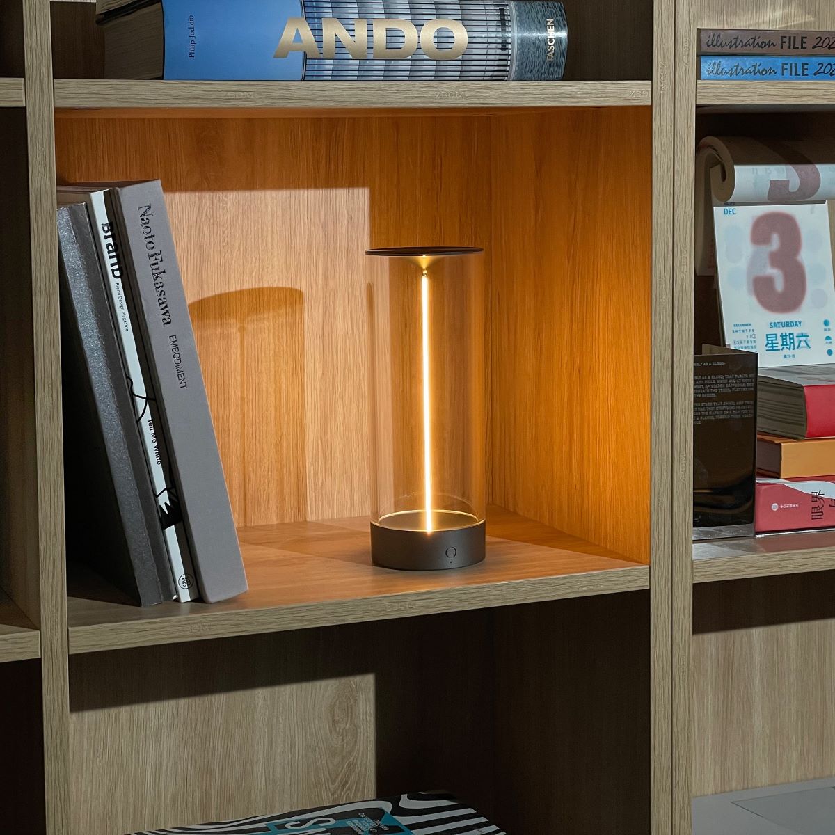 Shine - Elegant Cordless Table Lamp with Dimmable Lighting