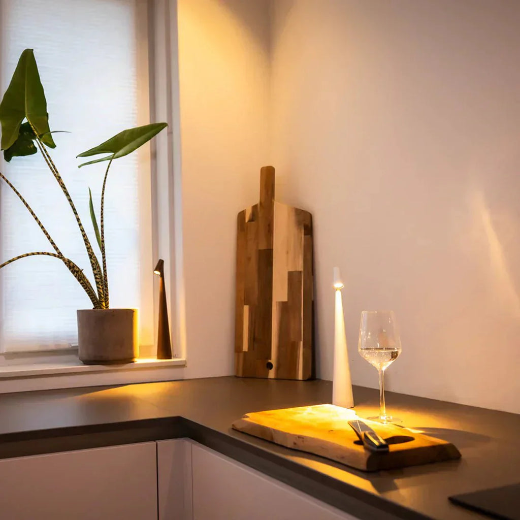 Spark Touch - Elegant Wireless Table Lamp with Adjustable Brightness