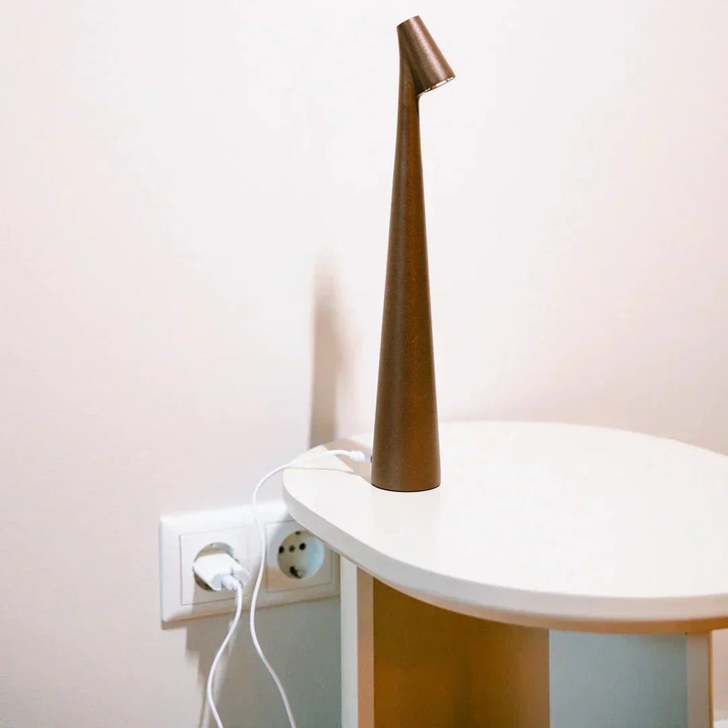Spark Touch - Elegant Wireless Table Lamp with Adjustable Brightness