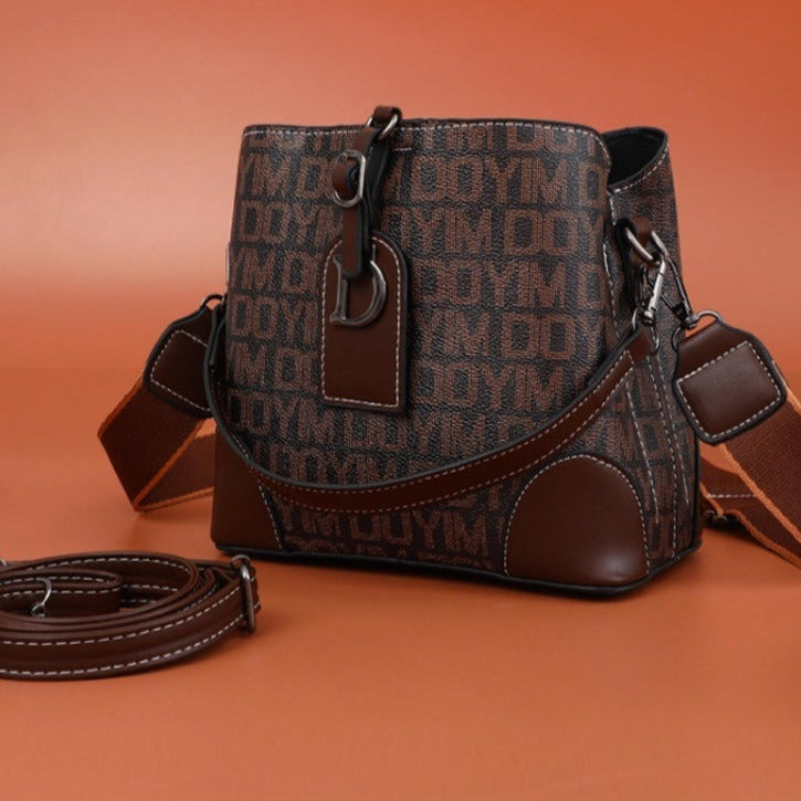 EleganceCross - Luxurious and Practical Shoulder Bag for Everyday