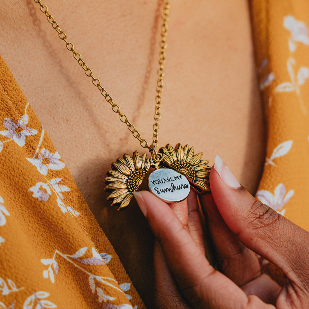 Solara – Elegant Sunflower Ladies' Necklace