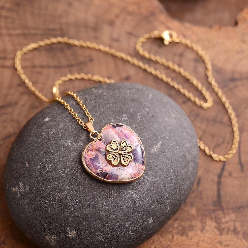 LuckyStone Necklace – Stylish Four-Leaf Clover Jewelry