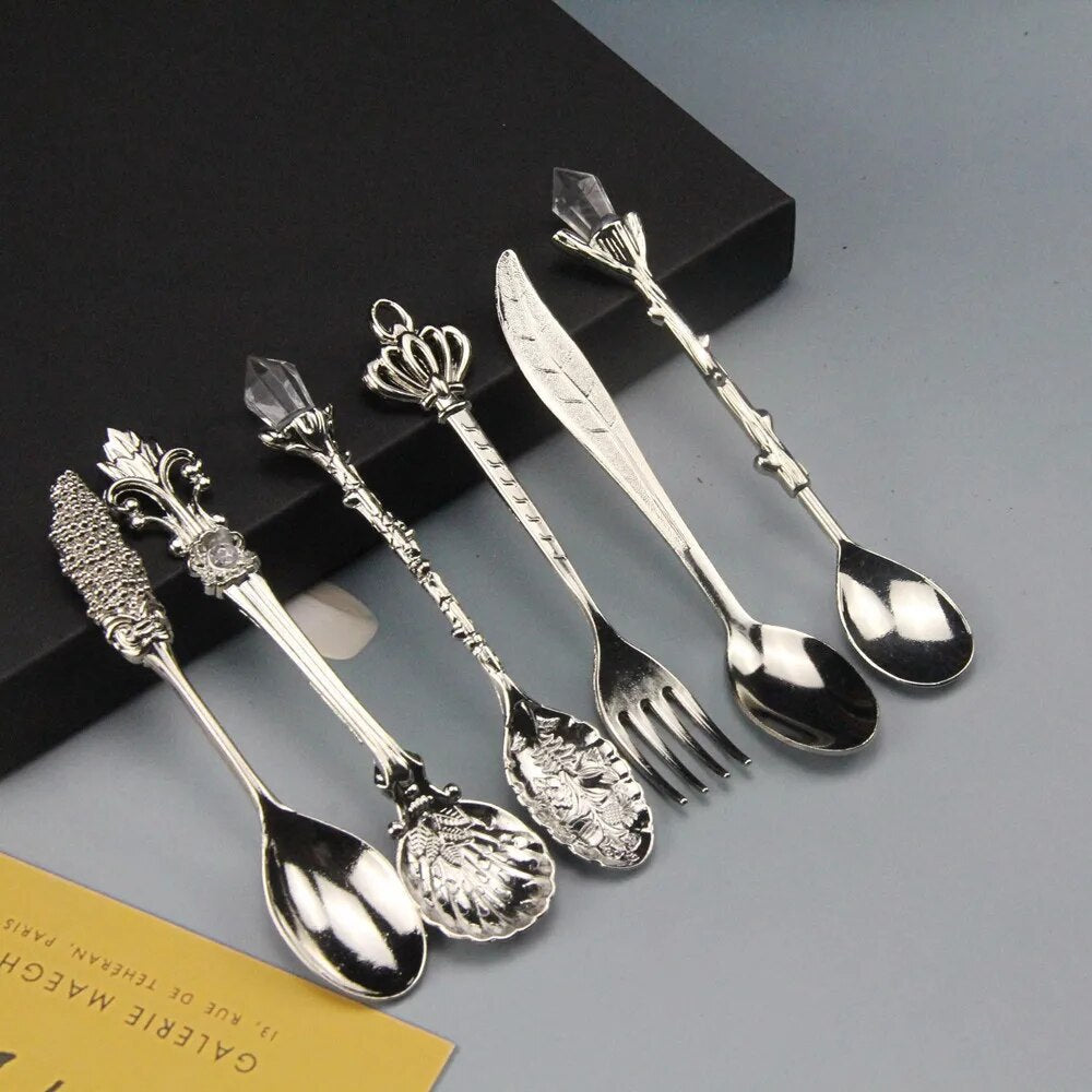 Vintage Engraved Teaspoon – Classic Elegance for Your Table