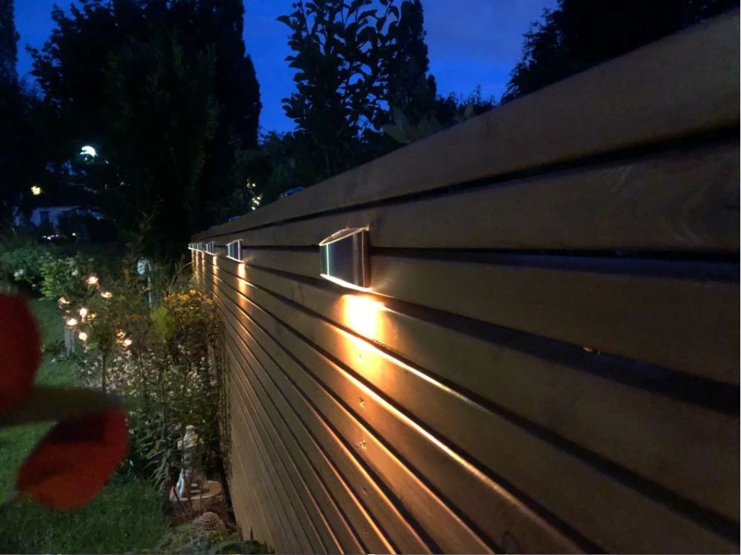Wireless LED Solar Wall Lights Deluxe - Create the perfect ambiance in your garden!