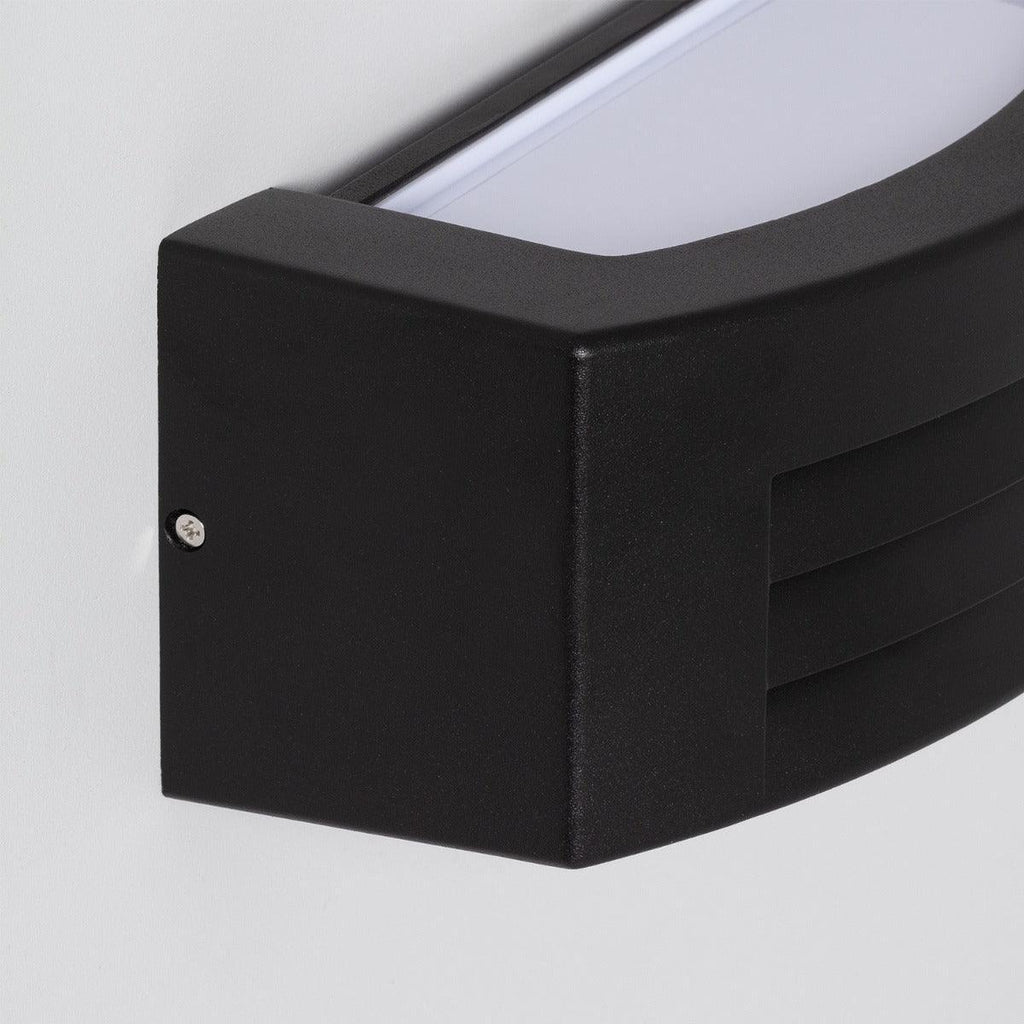 GardaOutdoor Light – Robust Black Wall Lamp IP54