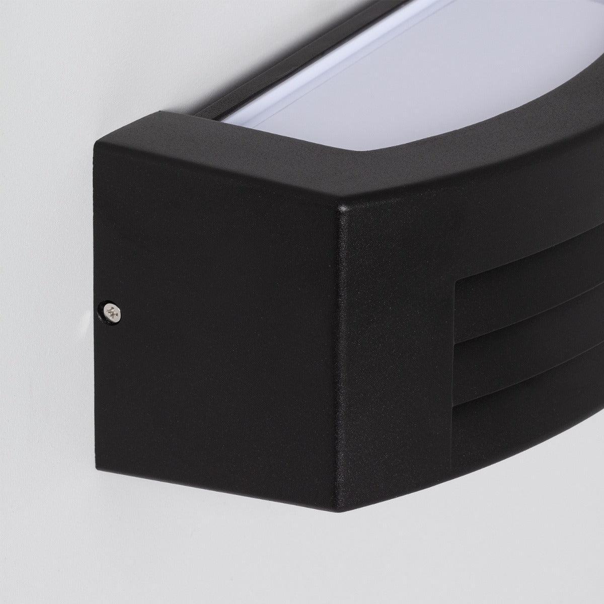 GardaOutdoor Light – Robust Black Wall Lamp IP54