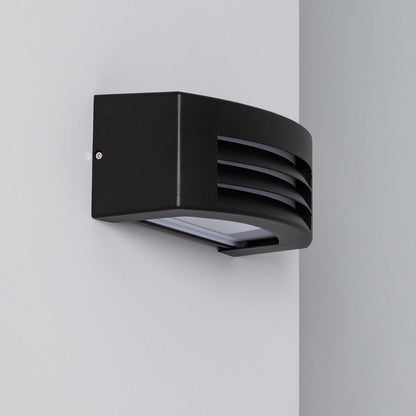GardaOutdoor Light – Bold Black Wall Lamp IP54