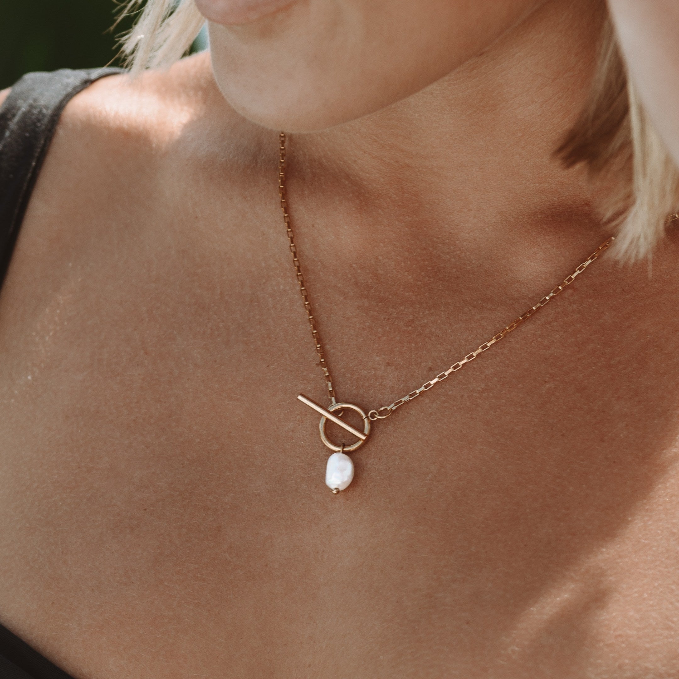 Elegant Pearl Necklace with Refined Clasp - Lucía