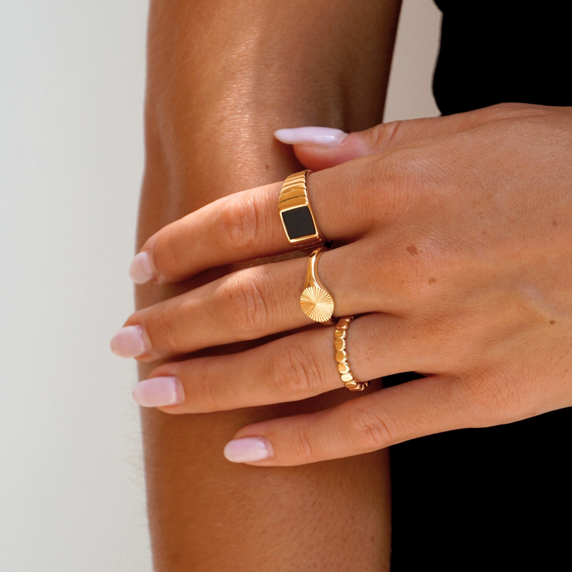 Elegant Elina Bead Ring for a Timeless Look