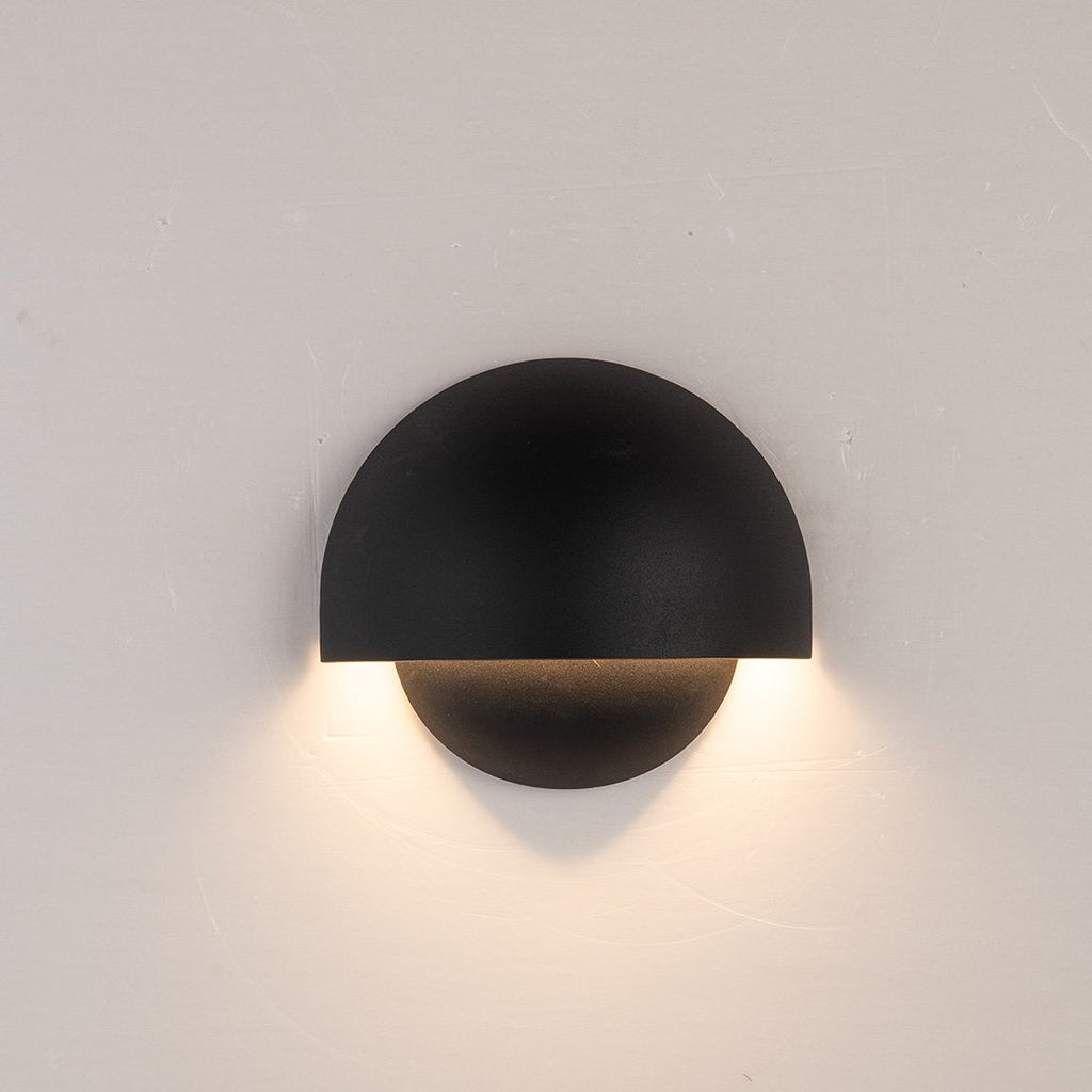 AquaLight - Modern LED Wall Lamp for Outdoor Ambiance