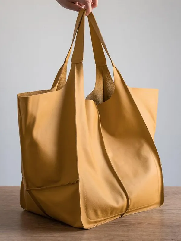 Maxine Tote – Stylish and Unique Beach Bag