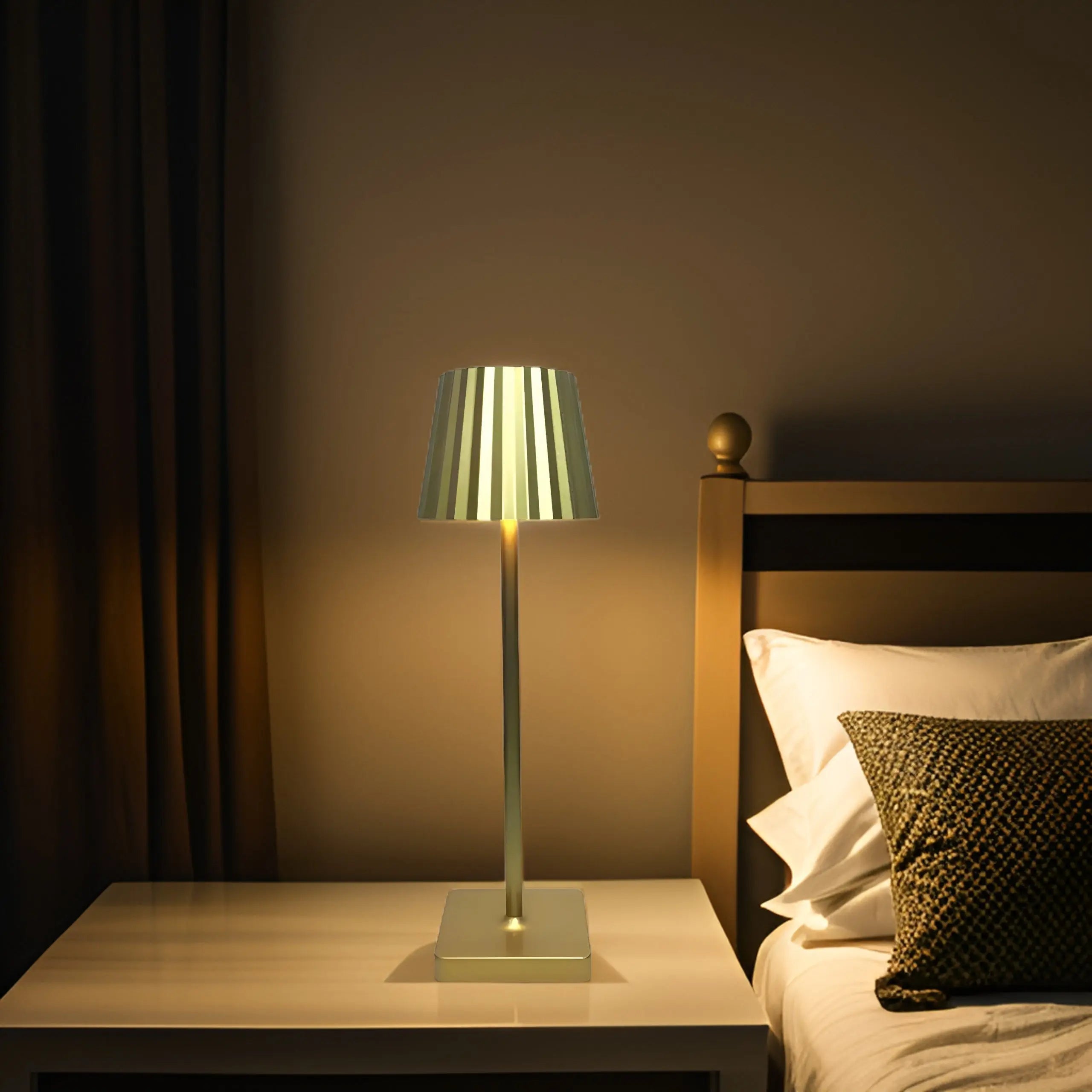 Luxury Scandinavian Wireless Table Lamp Arlo – Elegant LED Lighting with USB Charging Function
